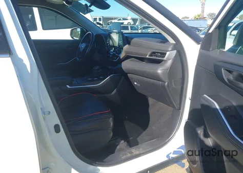 2021 Toyota Highlander Le z USA, uszkodzony, nr VIN 5TDZZRAH7MS078865